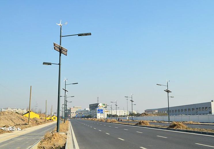 環(huán)保節(jié)能的小型風(fēng)力發(fā)電機廣泛應(yīng)用于民用領(lǐng)域